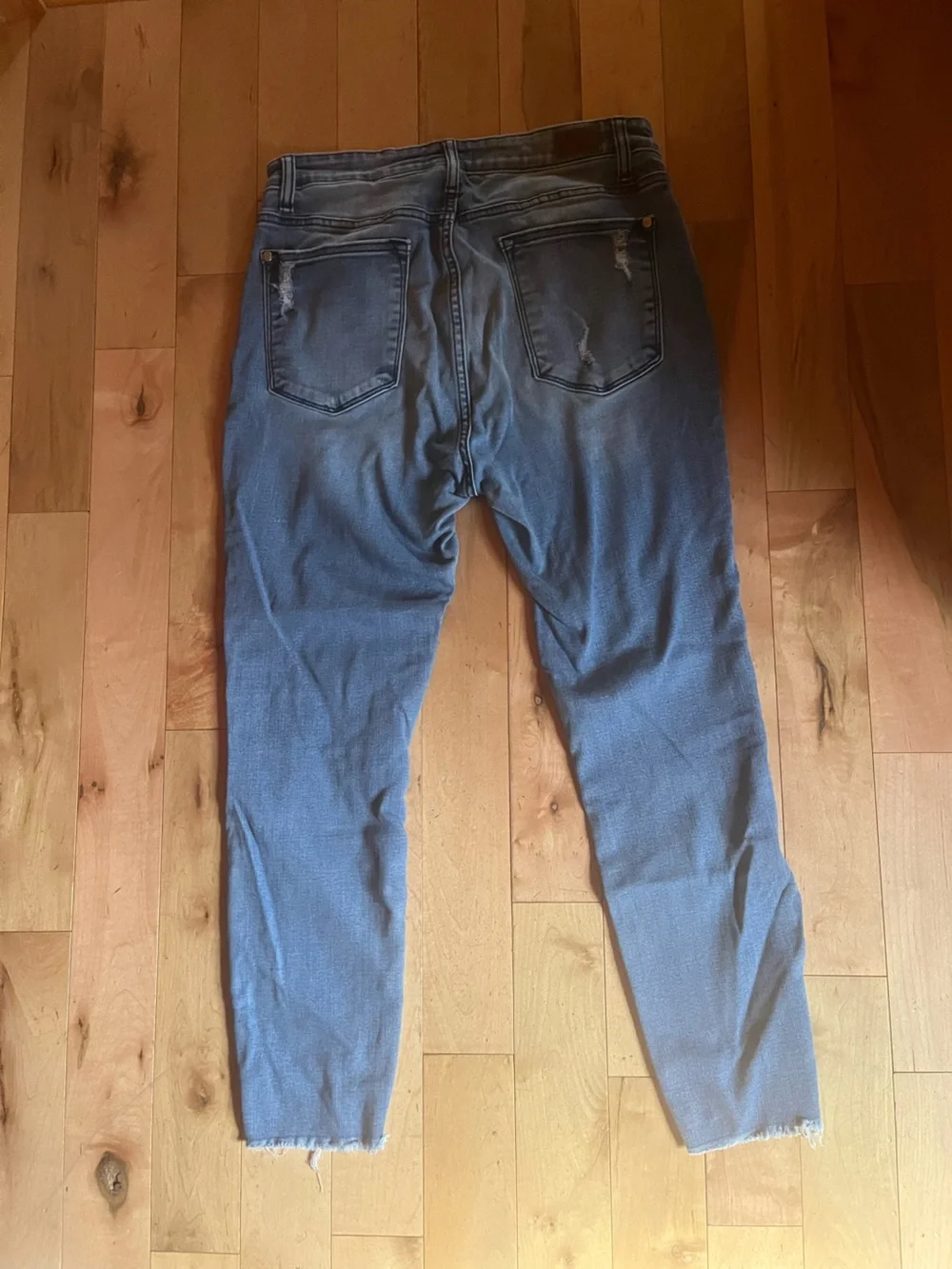 Judy Blues Distressed Jeans Size 13/31